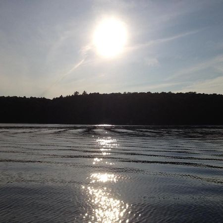 Little Hawk Resort & Marina Algonquin Highlands ภายนอก รูปภาพ