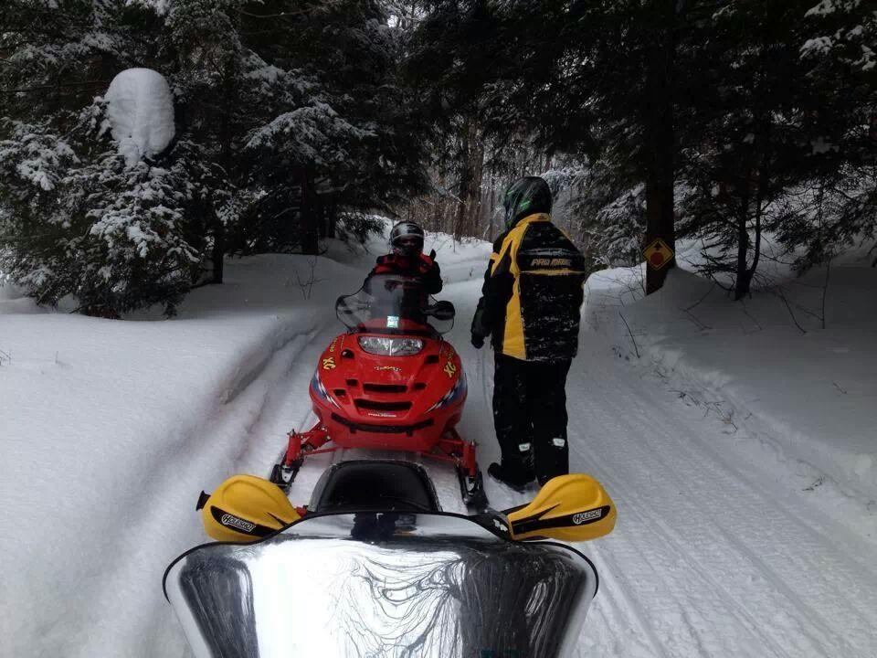 Little Hawk Resort & Marina Algonquin Highlands ภายนอก รูปภาพ