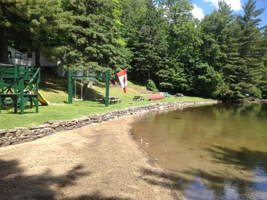 Little Hawk Resort & Marina Algonquin Highlands ภายนอก รูปภาพ