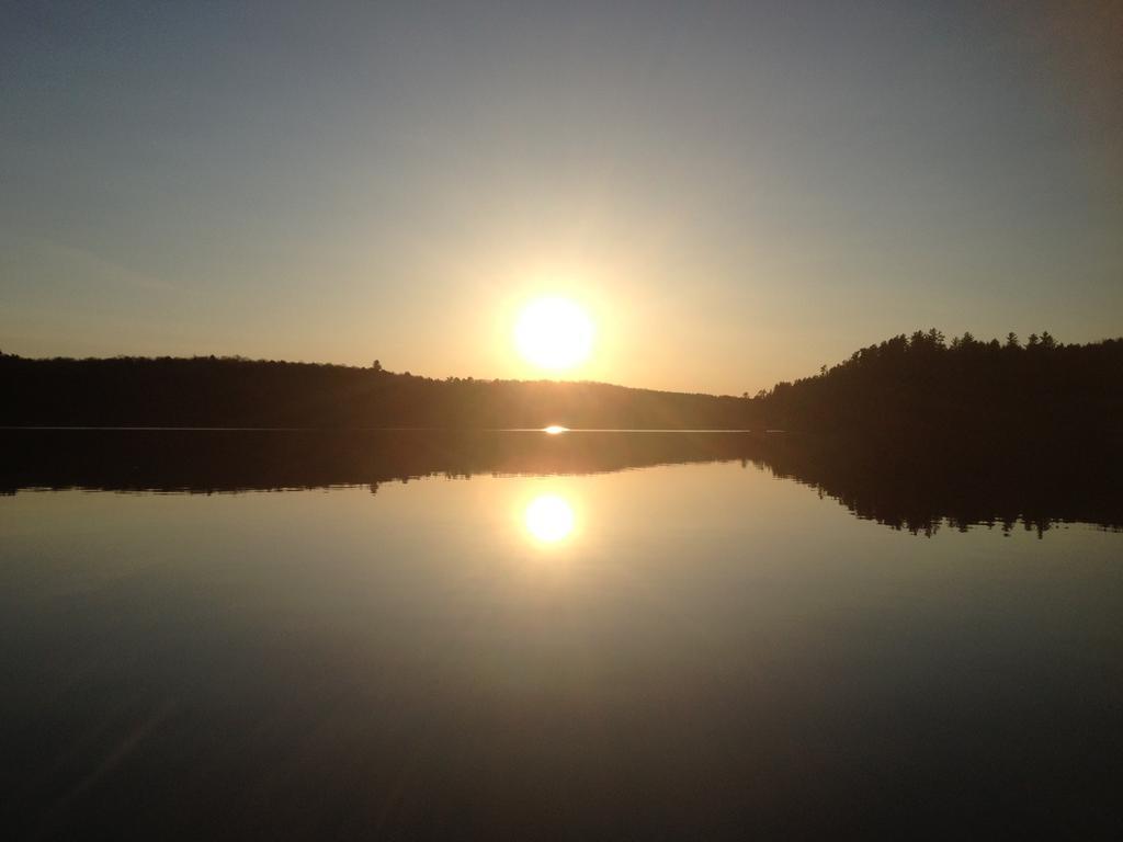 Little Hawk Resort & Marina Algonquin Highlands ภายนอก รูปภาพ