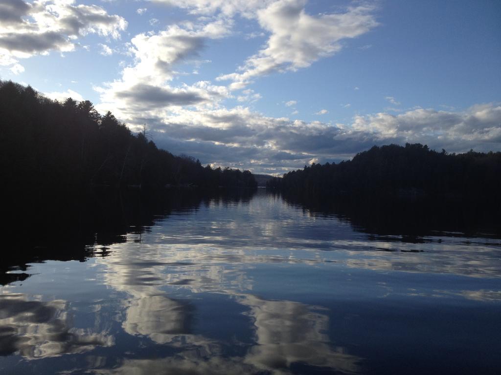 Little Hawk Resort & Marina Algonquin Highlands ภายนอก รูปภาพ