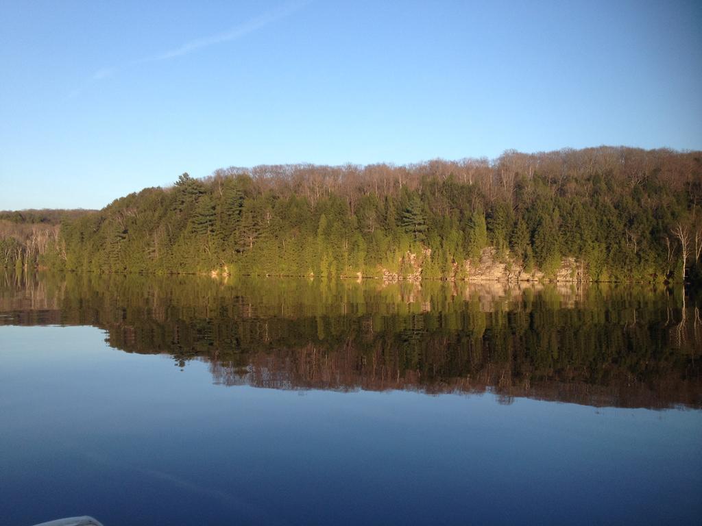 Little Hawk Resort & Marina Algonquin Highlands ภายนอก รูปภาพ