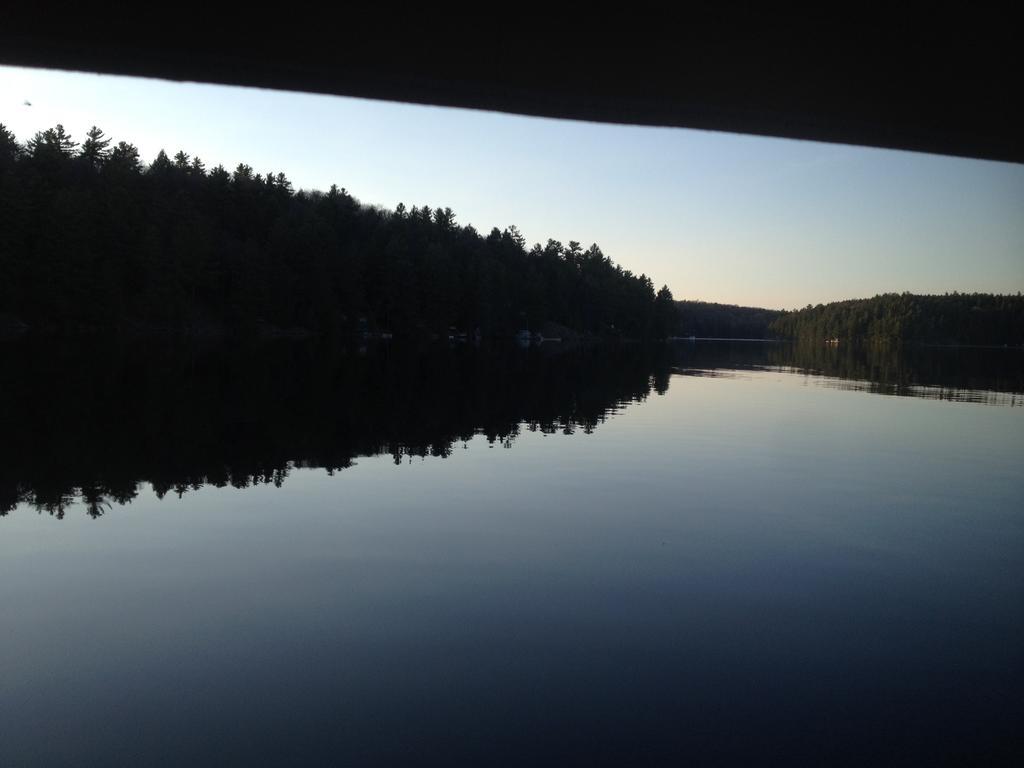 Little Hawk Resort & Marina Algonquin Highlands ภายนอก รูปภาพ