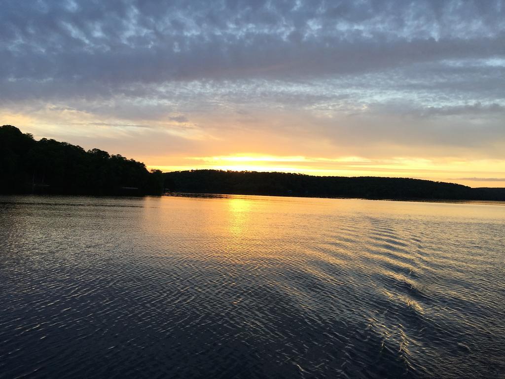 Little Hawk Resort & Marina Algonquin Highlands ภายนอก รูปภาพ