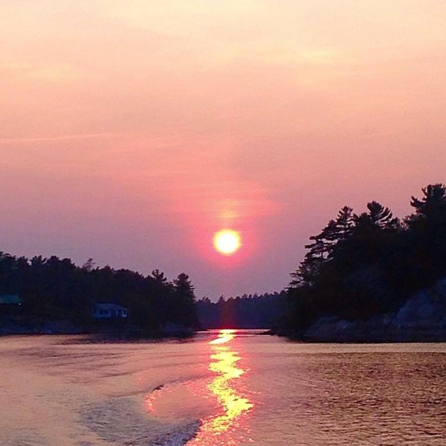 Little Hawk Resort & Marina Algonquin Highlands ภายนอก รูปภาพ