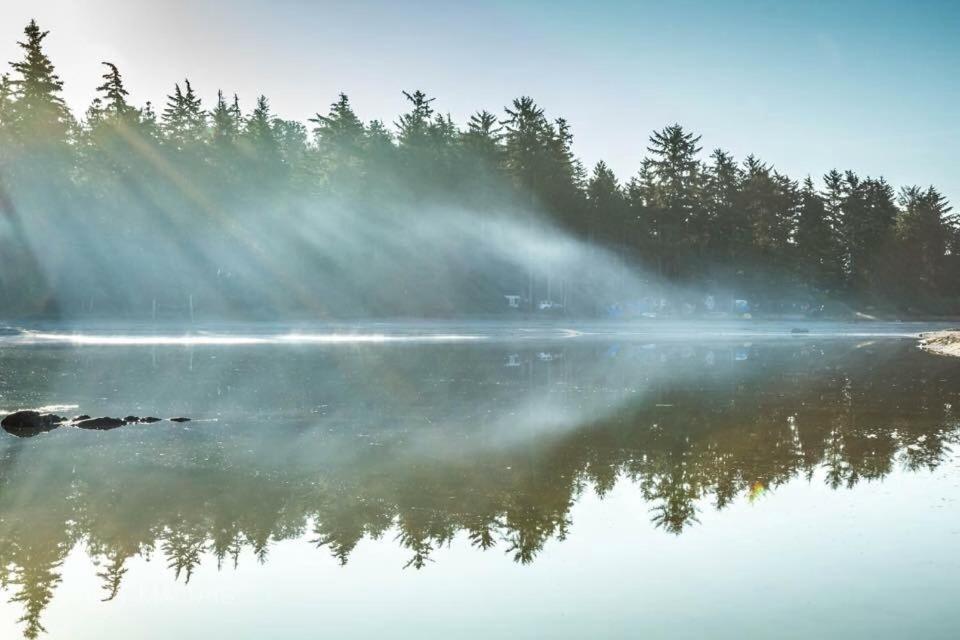 Little Hawk Resort & Marina Algonquin Highlands ภายนอก รูปภาพ